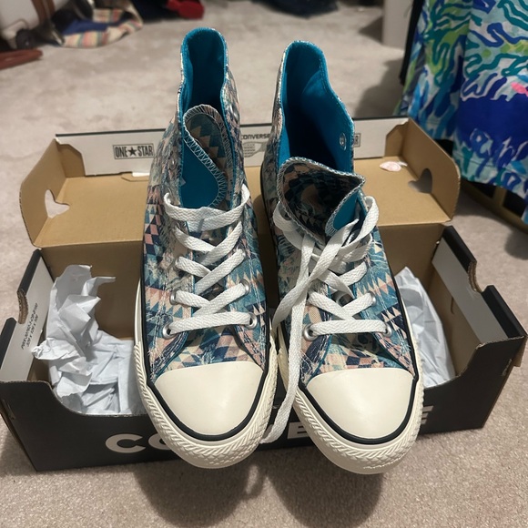 Converse All Star Blue and White Patterned Sneakers - Picture 2 of 5